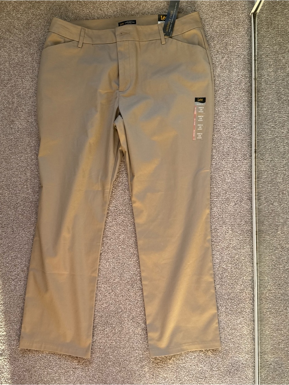 Lee Women’s 16 Short Khaki Straight Leg Pants NWT Wrinkle Free